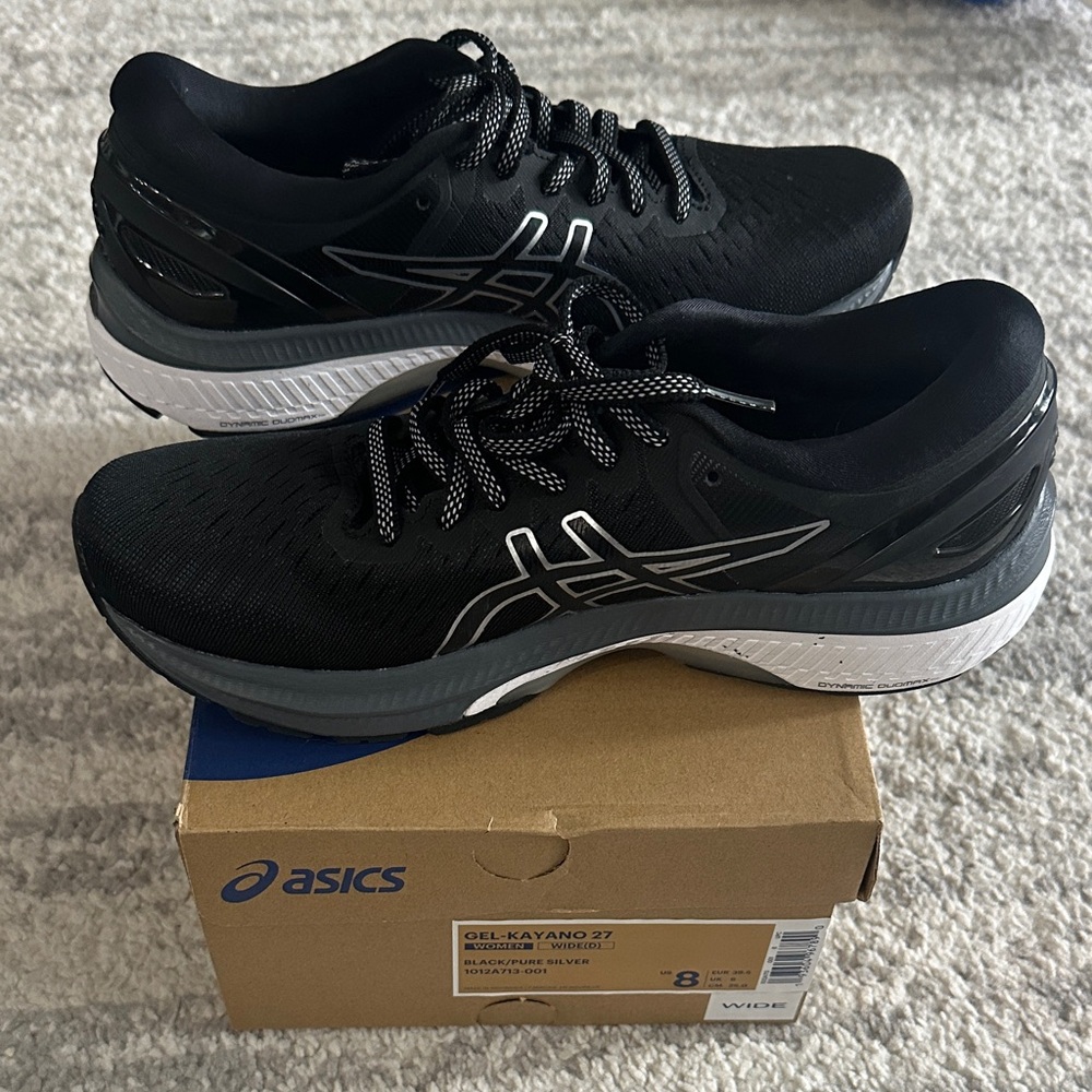 Women’s Asics Gel-Kayano 27 Black and White Sneakers, size 8 wide